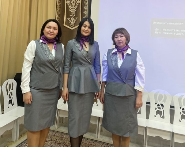 Қызметкерлер